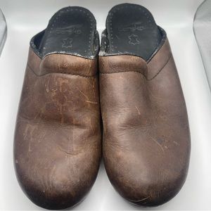 Dansko brown leather slip on clogs mules 39 8 vintage cottagecore goblincore